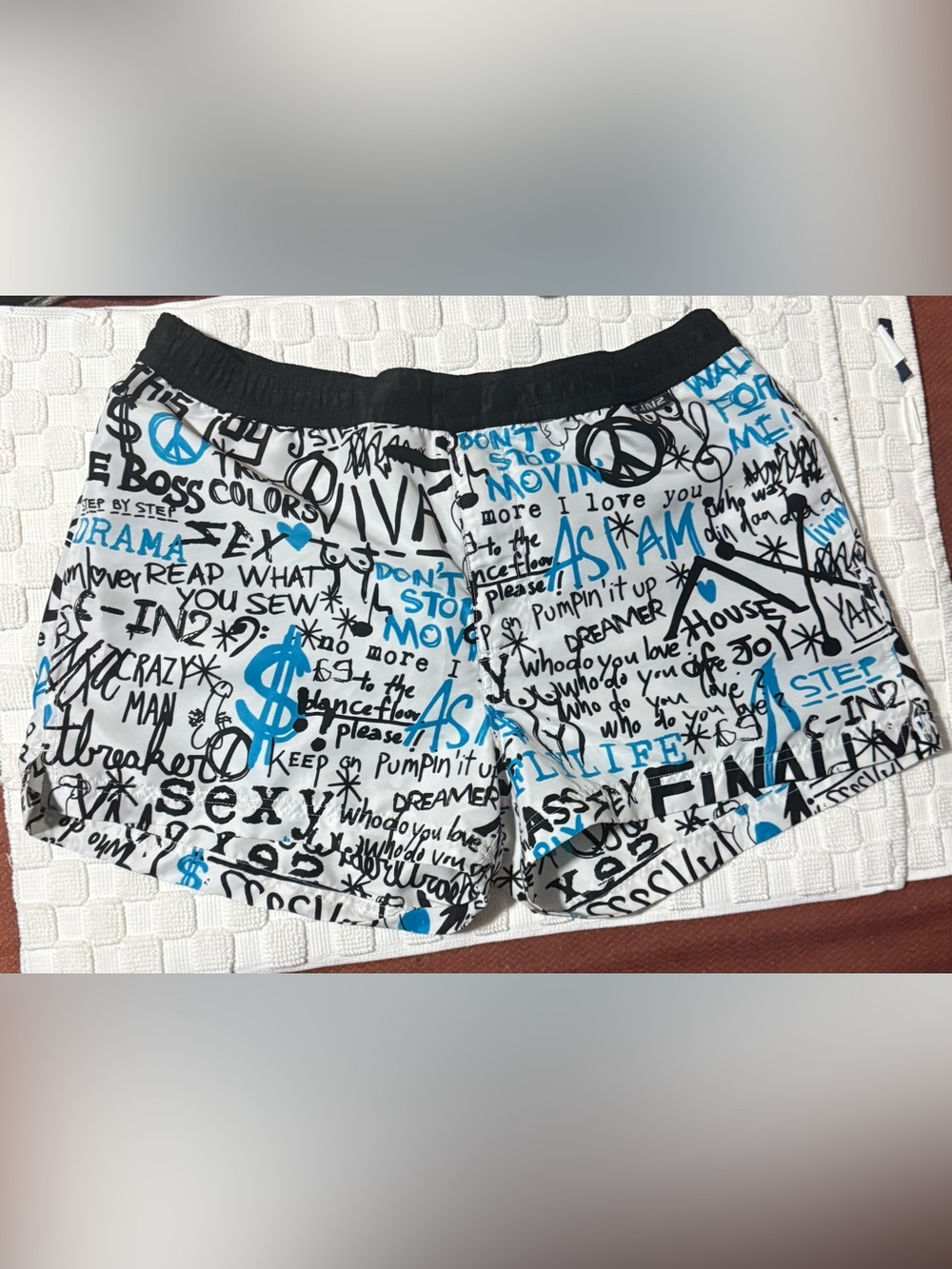 C-IN2 White Graffiti Print Swim Trunks - Button + Zipper - XL - Picture 2 of 7